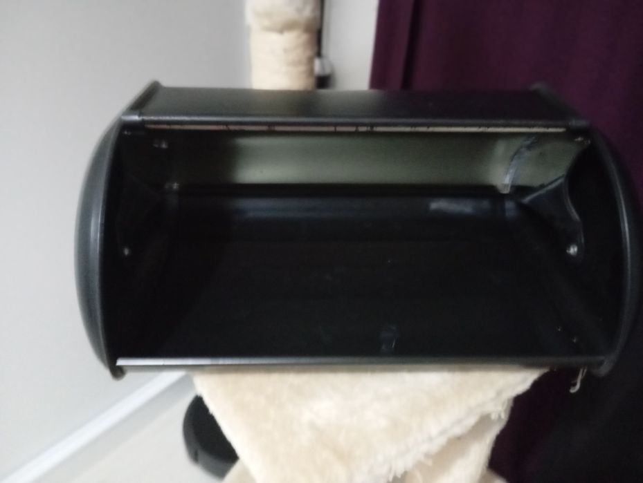 Caixa para pão nunca usada.