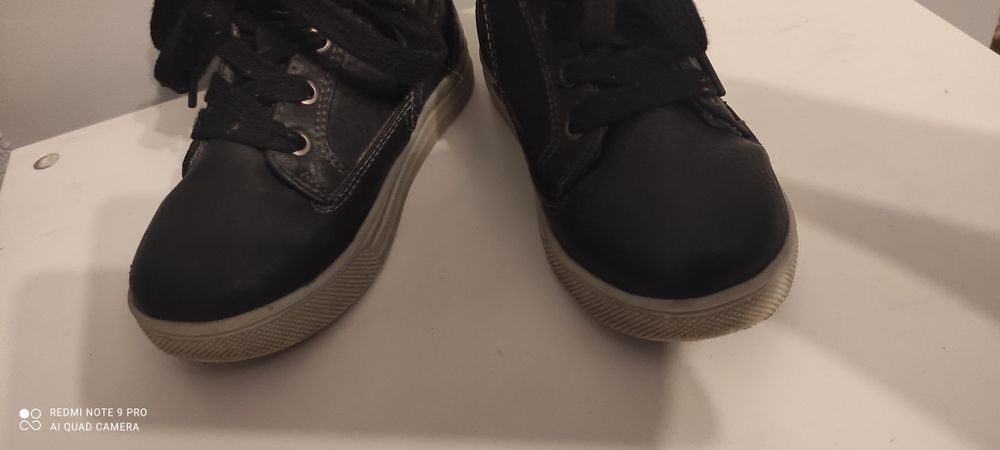 Buty ocieplane r. 27 dla chłopca