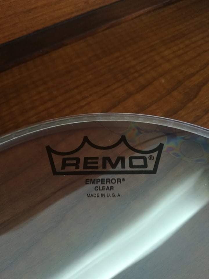 Pele de bateria Remo 10" Emperor Clear