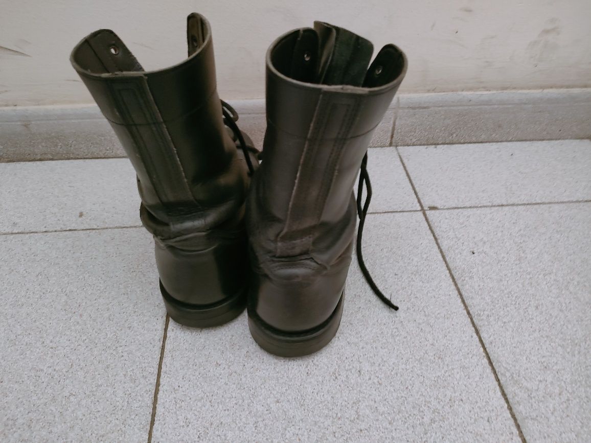Botas militares AT tamanho 42