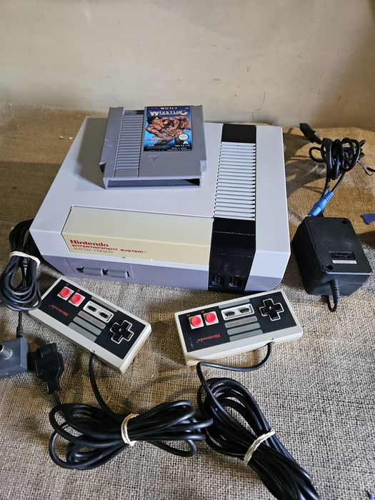 Nintendo Nes  com um jogo