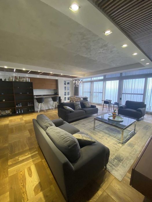 Стильный котедж у самого синего моря.