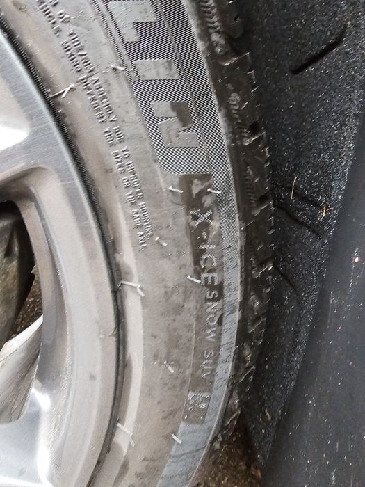 Продам резину  мишелен зима  285/40/R20