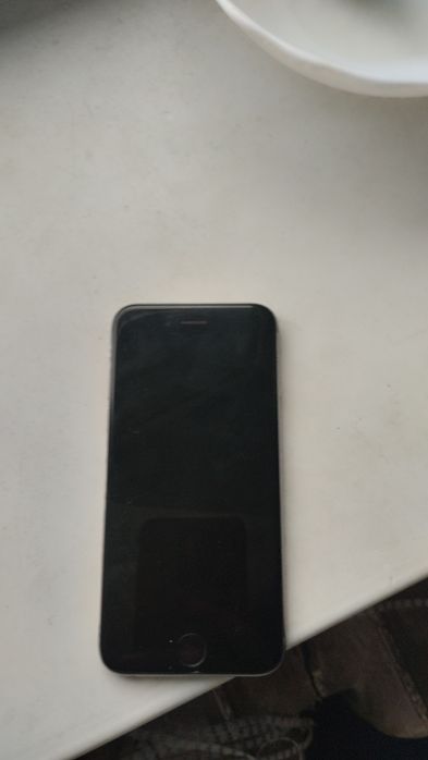 iPhone 6s iCloud чист