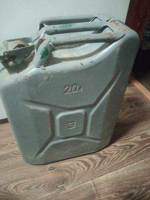 Канистра 20литров.  Б/У в отличном состоянии.  400грн