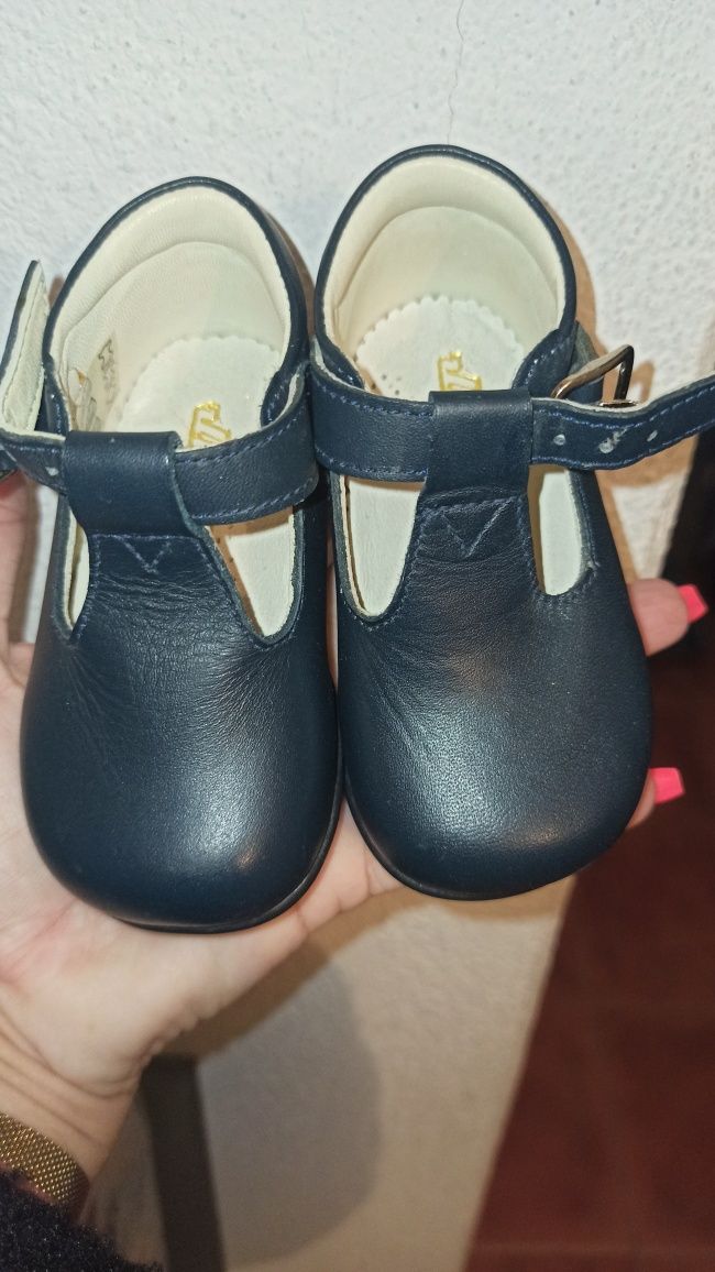 Sapatos de bebê novos nunca usados