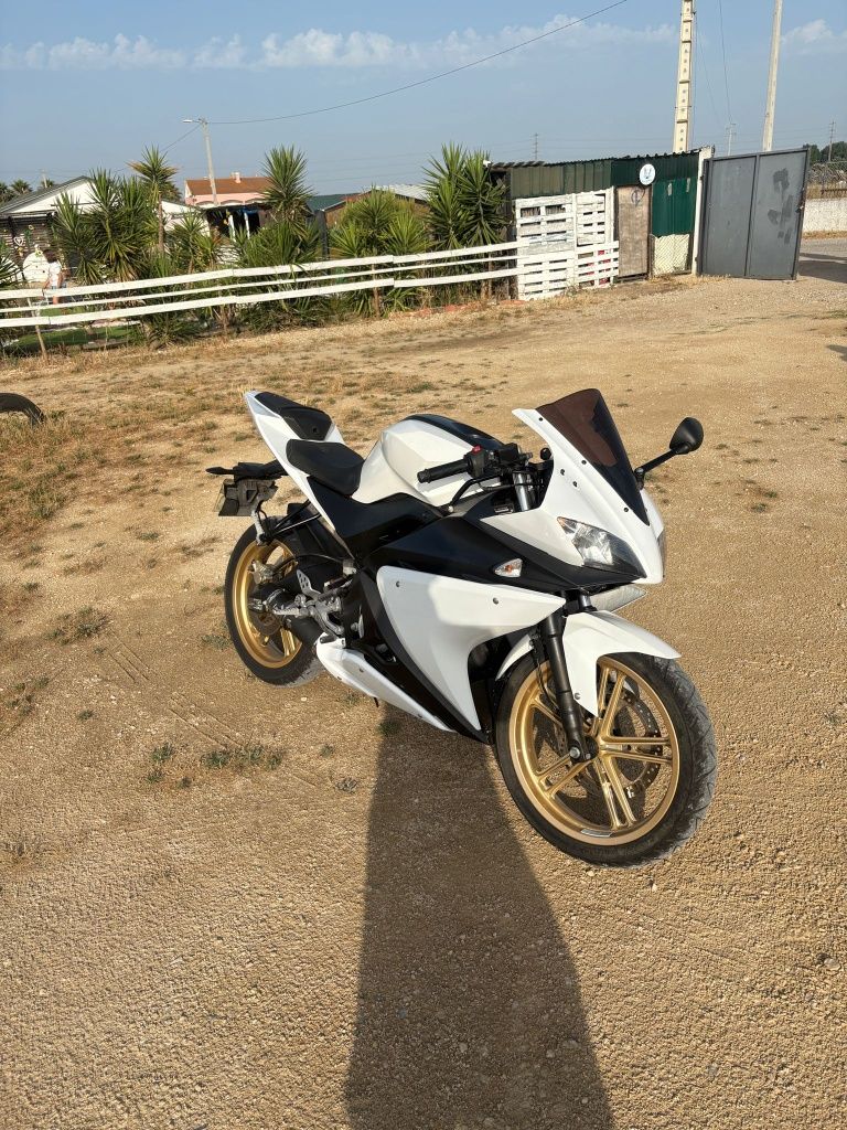 Yamaha yzf r 125