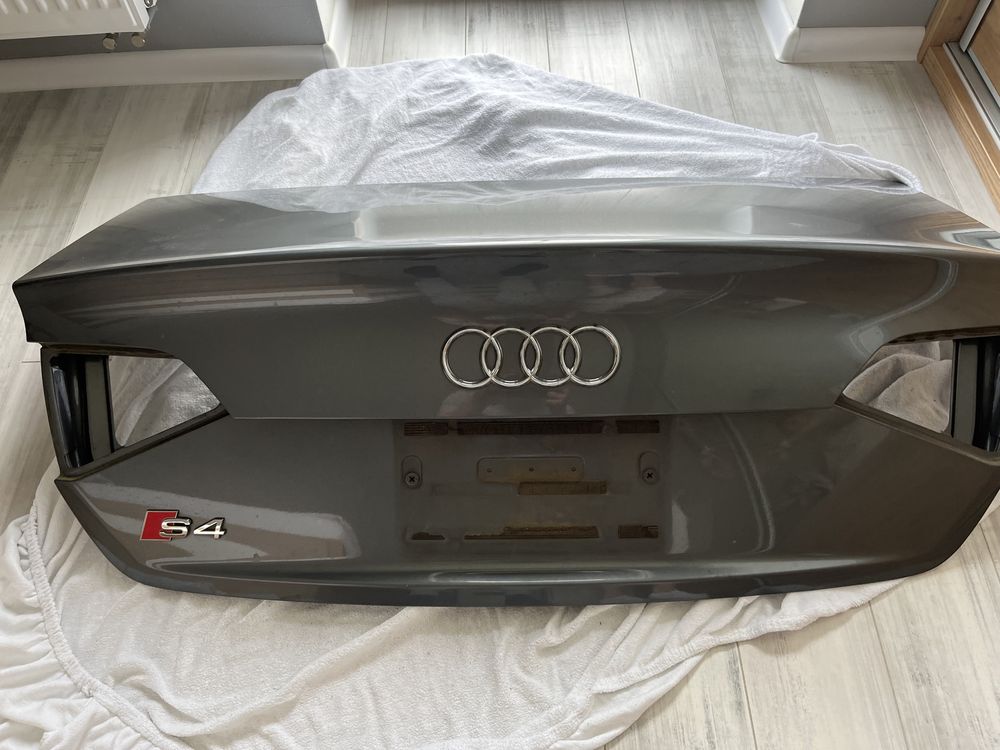 Klapa bagaznika audi s4