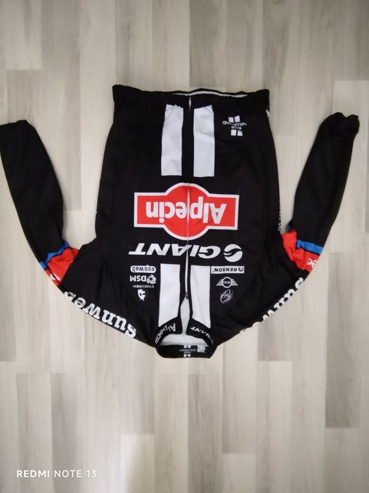 На флісі Вело форма Giant розмір Xl  куртка