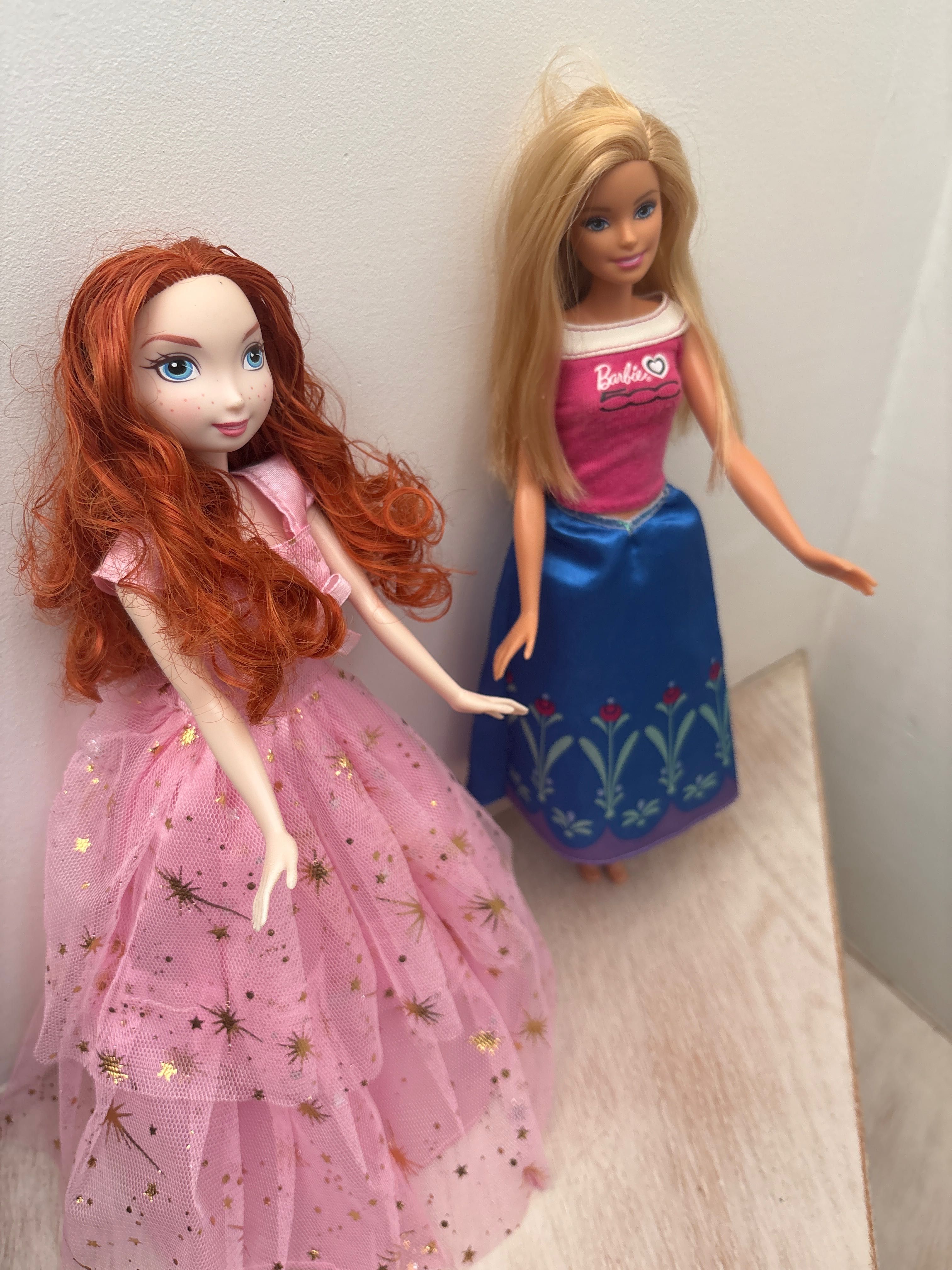 2 Bonecas Barbie e Princesa Mérida