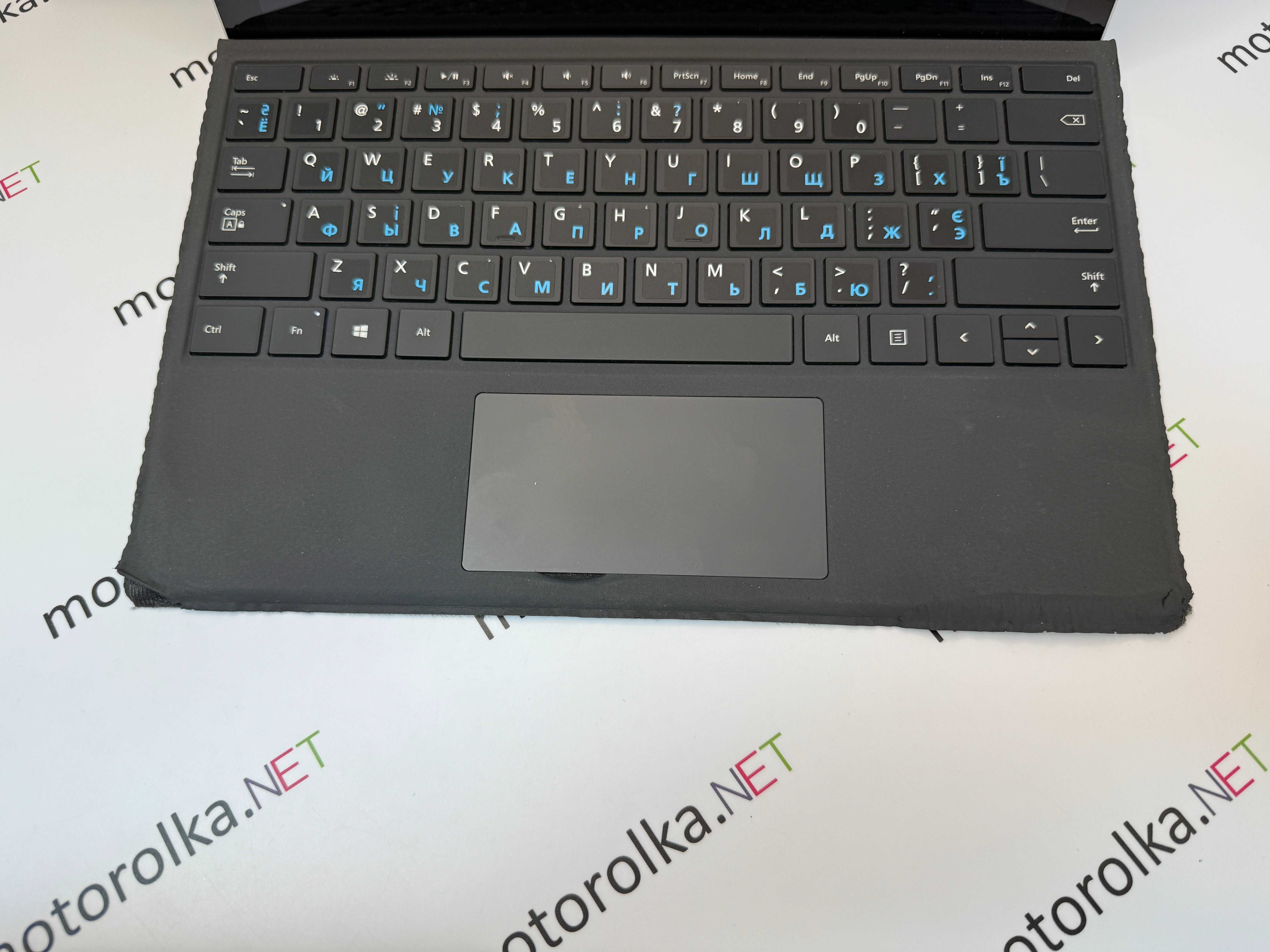 Ноутбук планшет Microsoft Surface Pro 6 12,3" 2K/i5-8350u/8 RAM/256