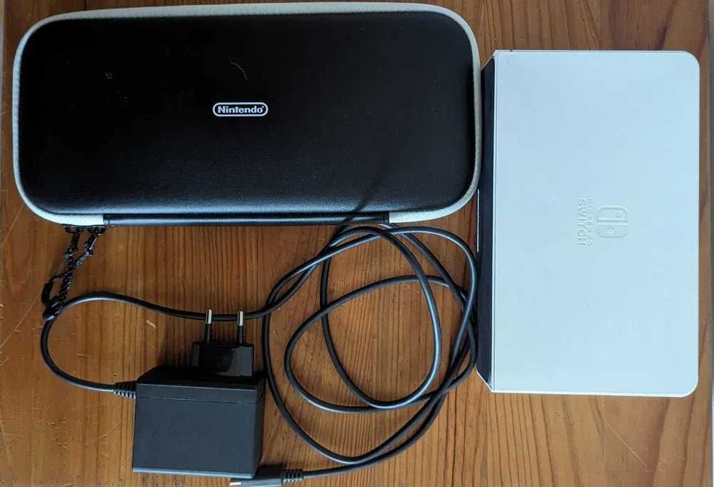 Nintendo Switch OLED com proteção, vidro protetor e bolsa