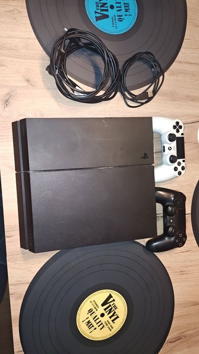 Sony PlayStation 4 FAT model CUH-1216B + 2 pady i okablowanie