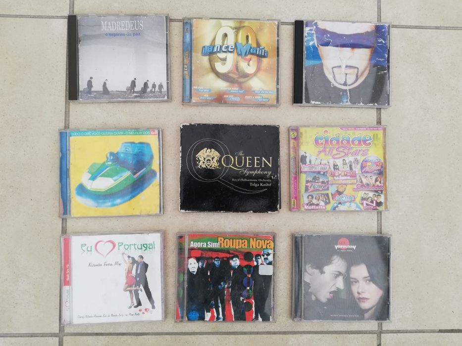 42 CDs de música diversos