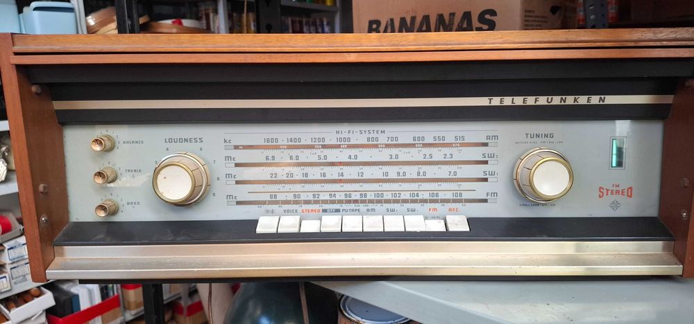 Radio Telefunken Opus 5550 com Culunas