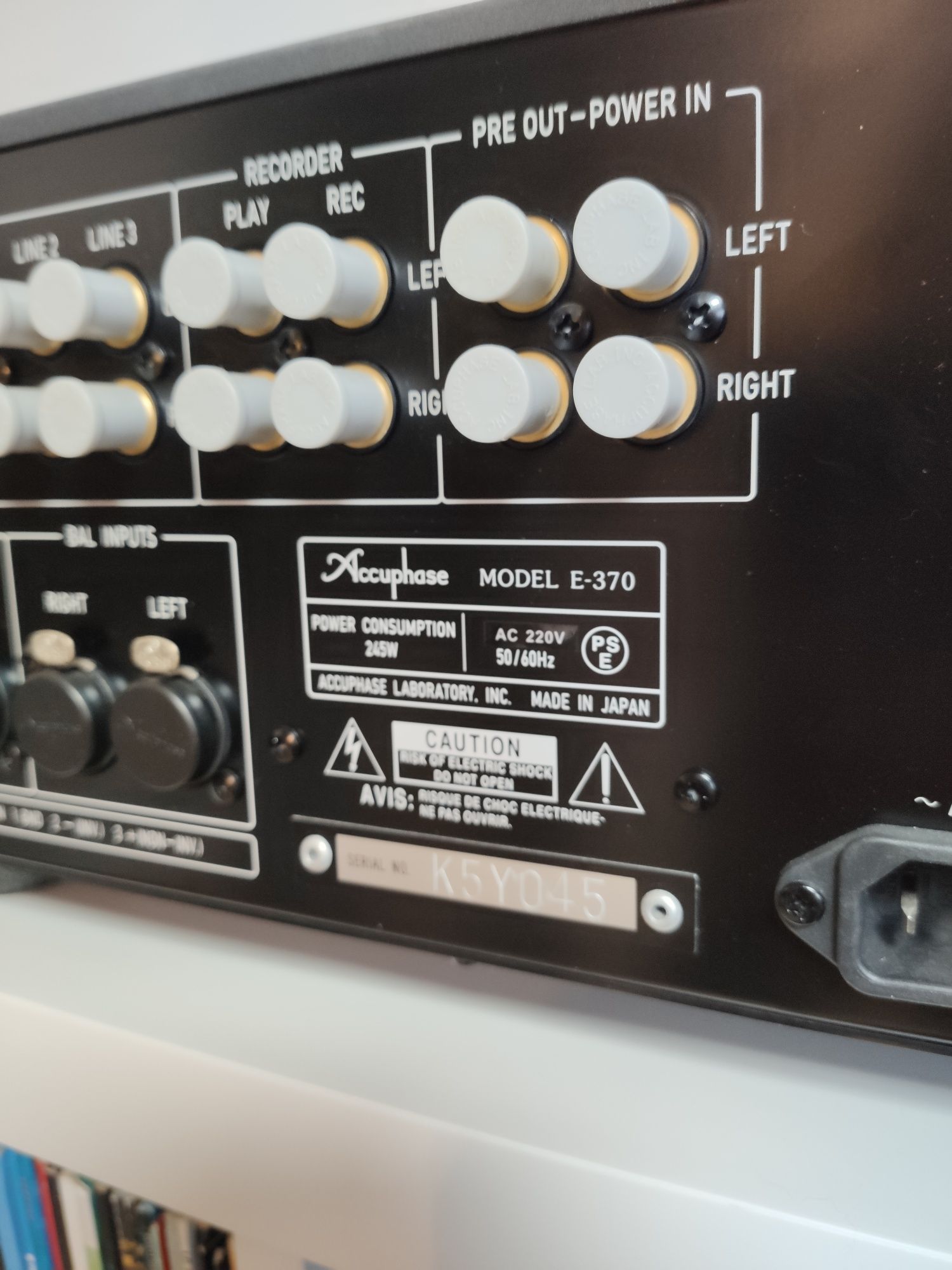Wzmacniacz zintegrowany Accuphase E-370