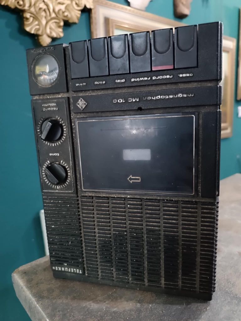 Stary magnetofon Reporterski Telefunken