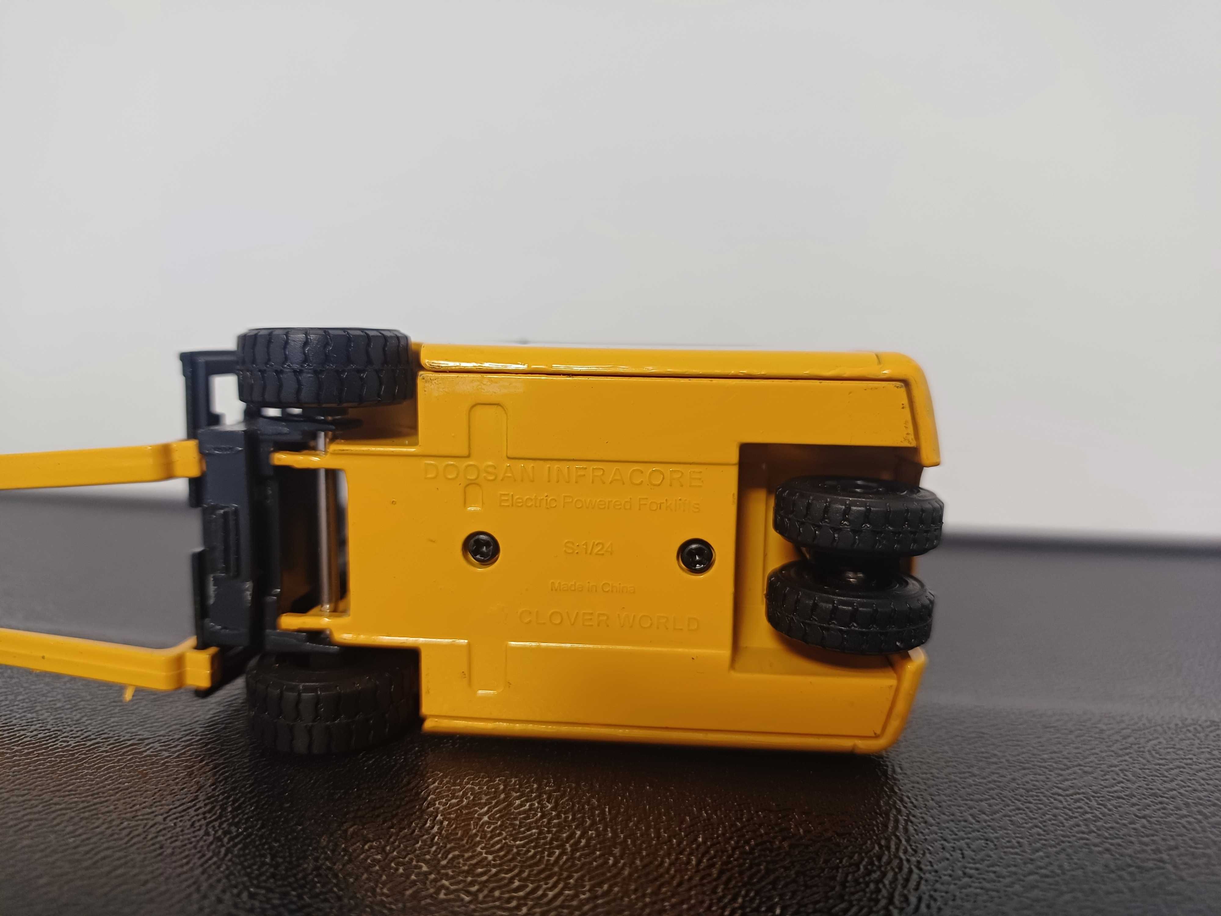 Doosan колекційна модель. Підйомник.