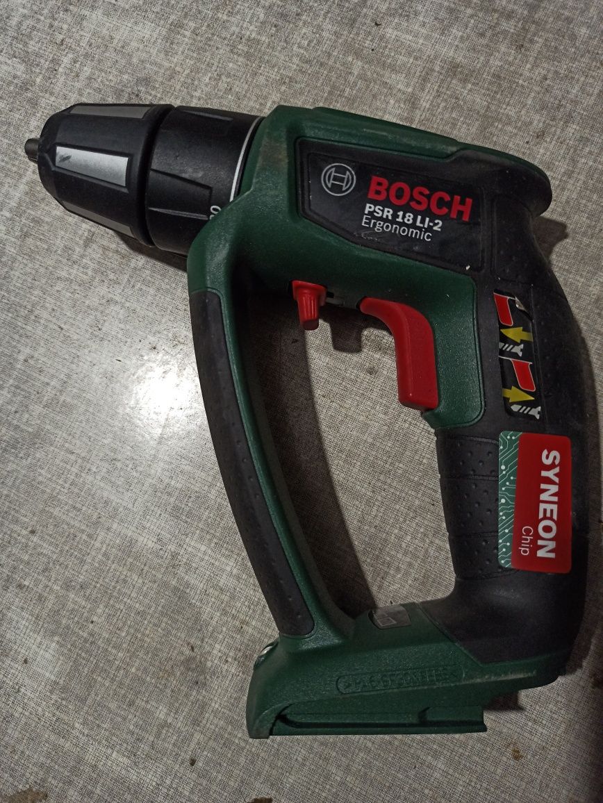 Акумуляторний шуруповерт Bosch PSB 18 LI-2, лобзик Bosch EasySaw 12