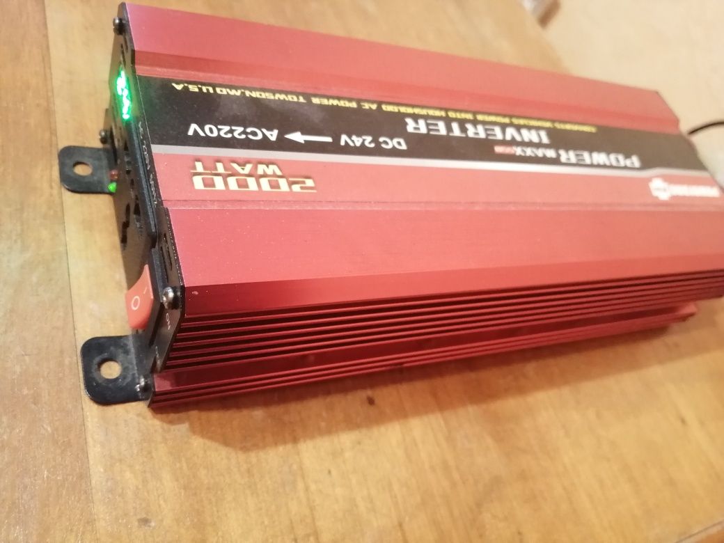 Преобразователь напряжения (инвертор) 24V/220V 2000W