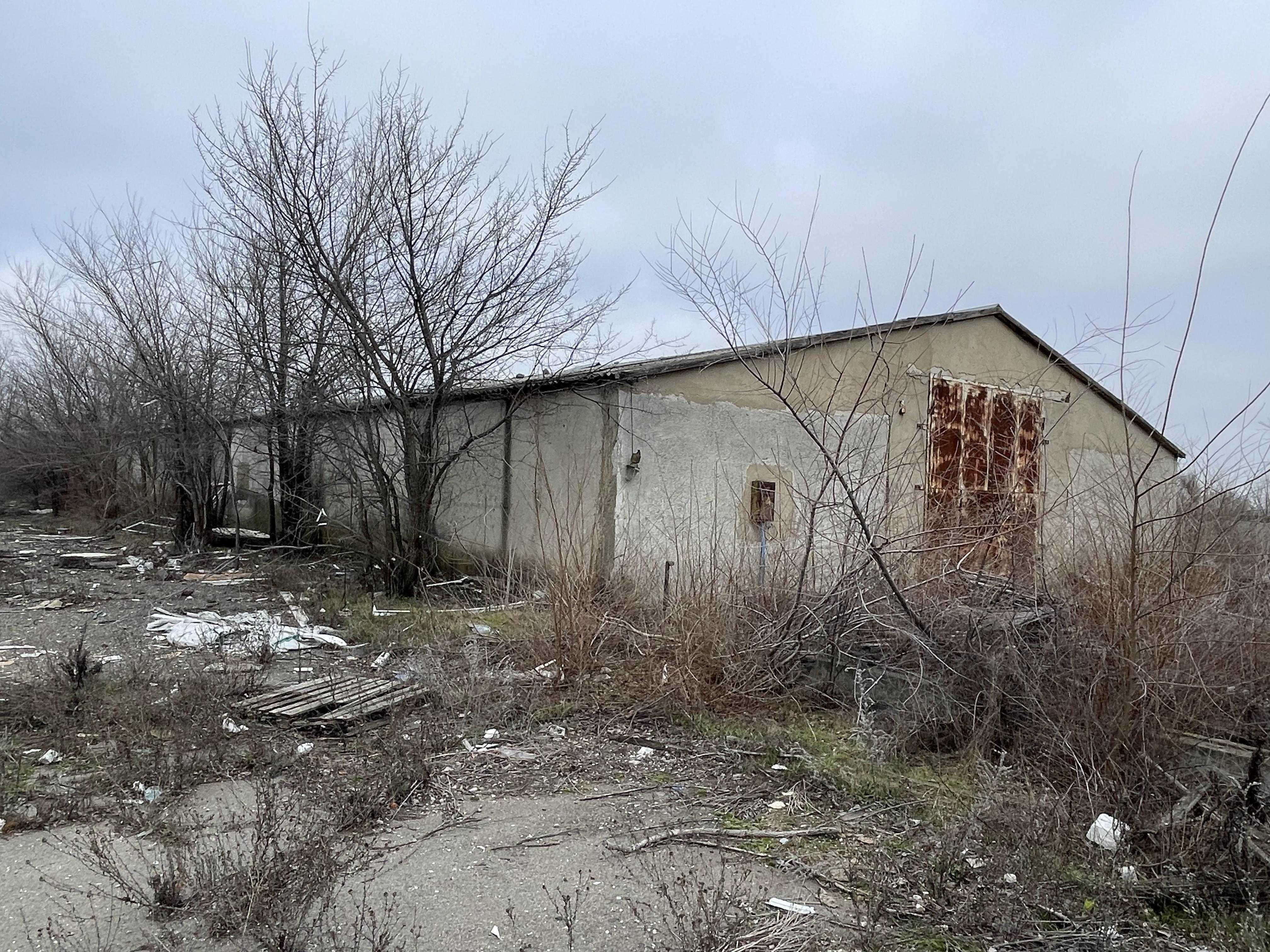 Херсонское шоссе база земля 1 га склад 600кв.м. цена 100 тыс.у.е.