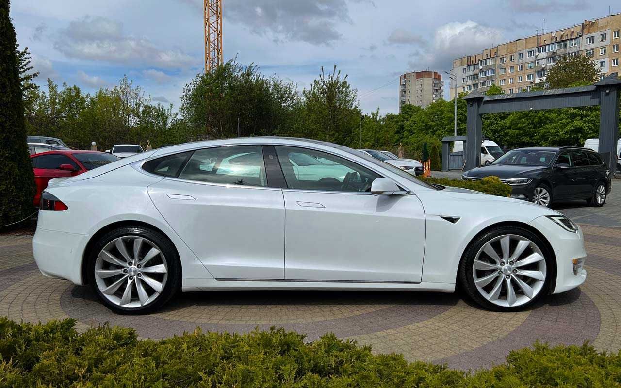 Tesla Model S 2018