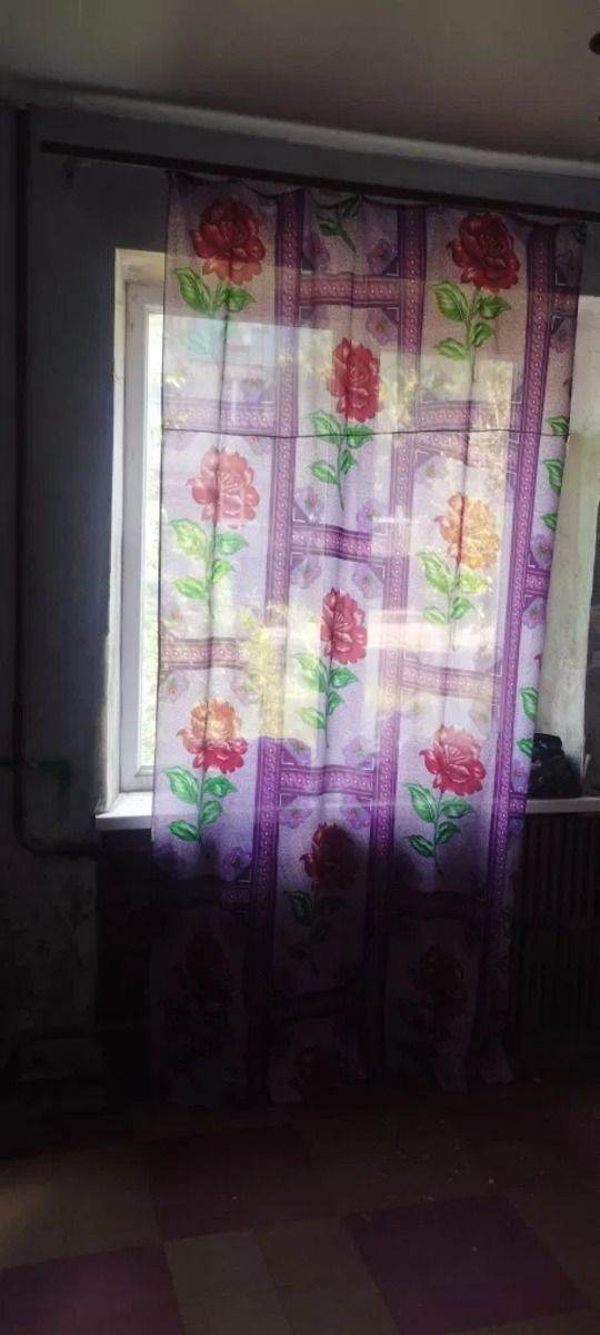 Продам 4 кімнатну квартиру.