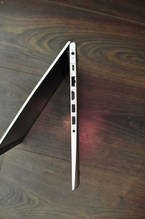 Игровой  ноутбук HP ProBook  (Ryzen 3/ 8Gb/SSD/Radeon Vega 3- 2Gb)