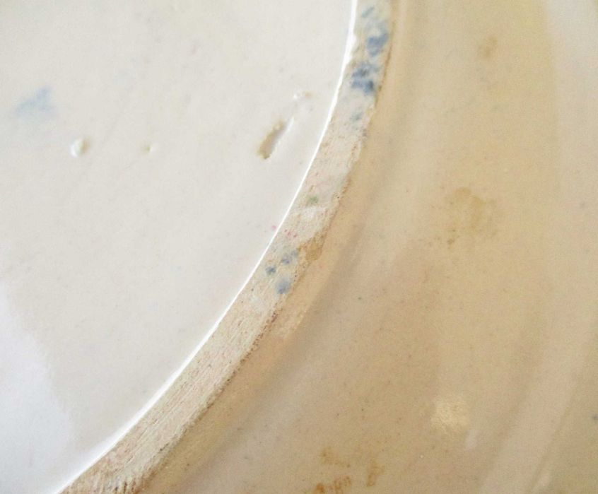 Antigo prato em faiança portuguesa