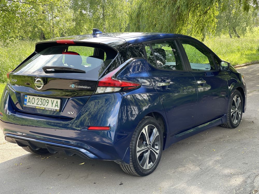 Продам Nissan Leaf