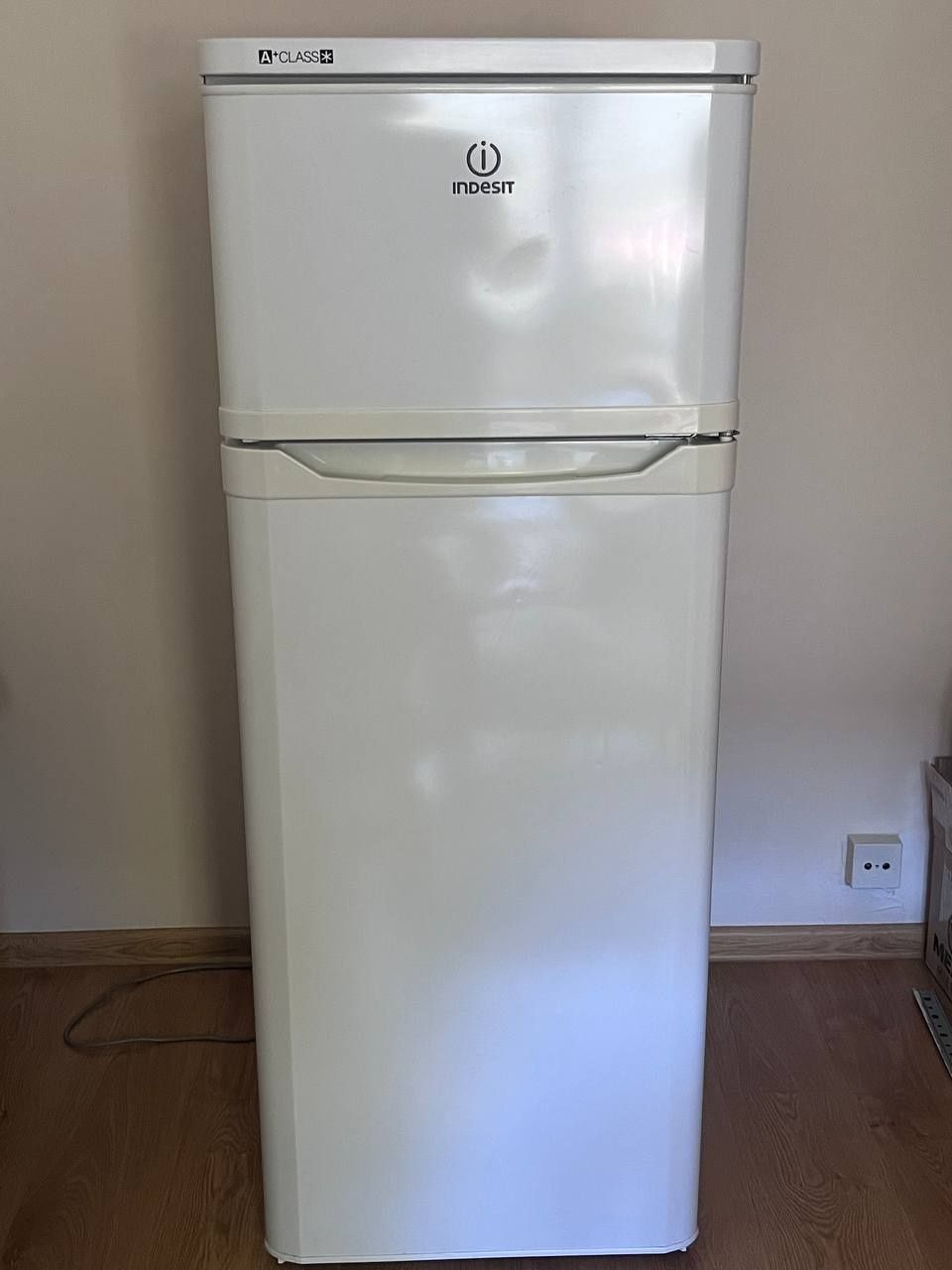 Lodówka Indesit RAA29