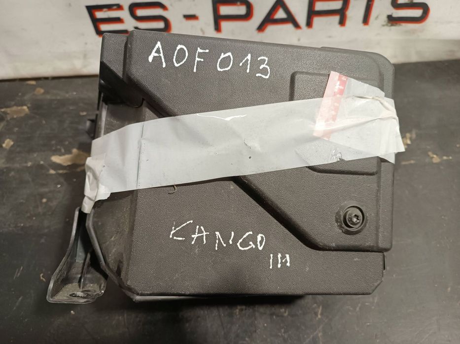 obudowa skrzynki bezpieczników renault kangoo ii 08-19