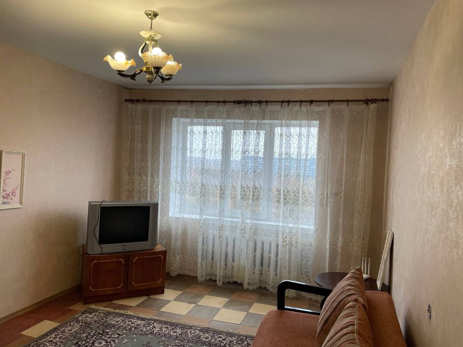 Продам ексклюзивну 3-кім. квартиру Кам’янське, лівий берег 2 мкр.