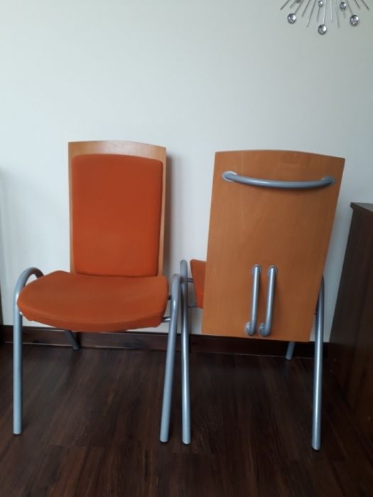 2 krzesła nowoczesne w kolorze pomarańczowym