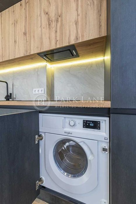 2-к Котарбінського (Кравченка), 24 Старт Шевченківський, Лук'янівська