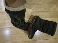 Botas em pele castanha foro em pelo