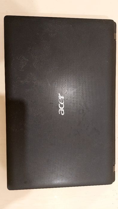 Ноутбук на деталі