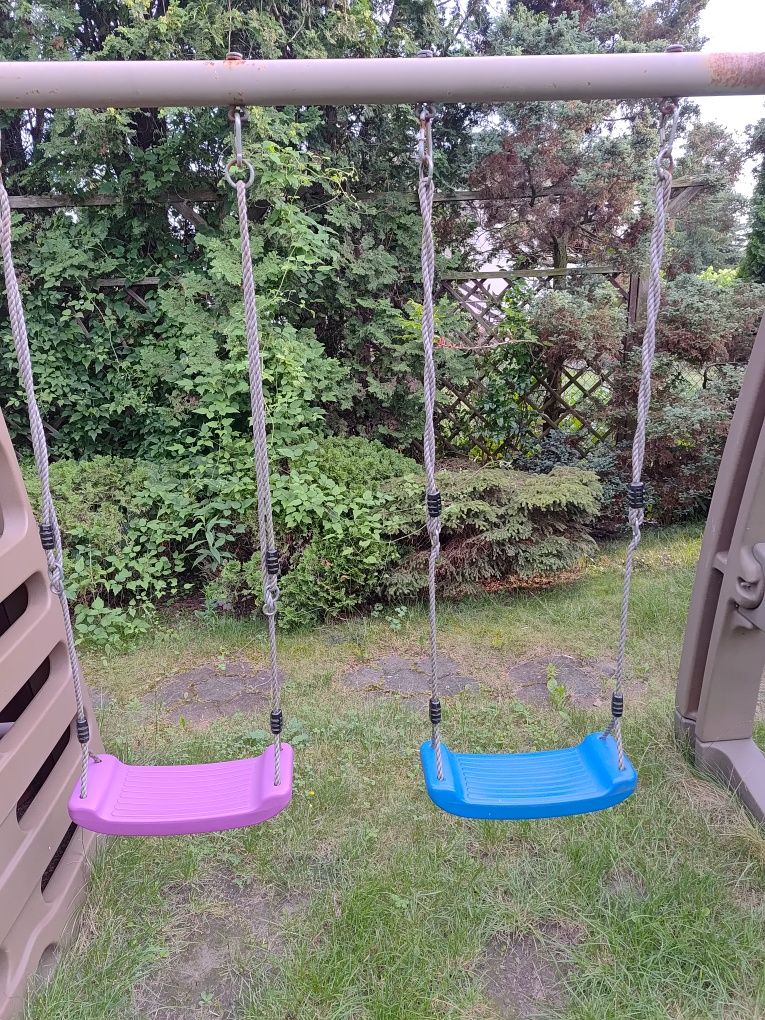 Plac zabaw huśtawka domek zjeżdżalnia step2
