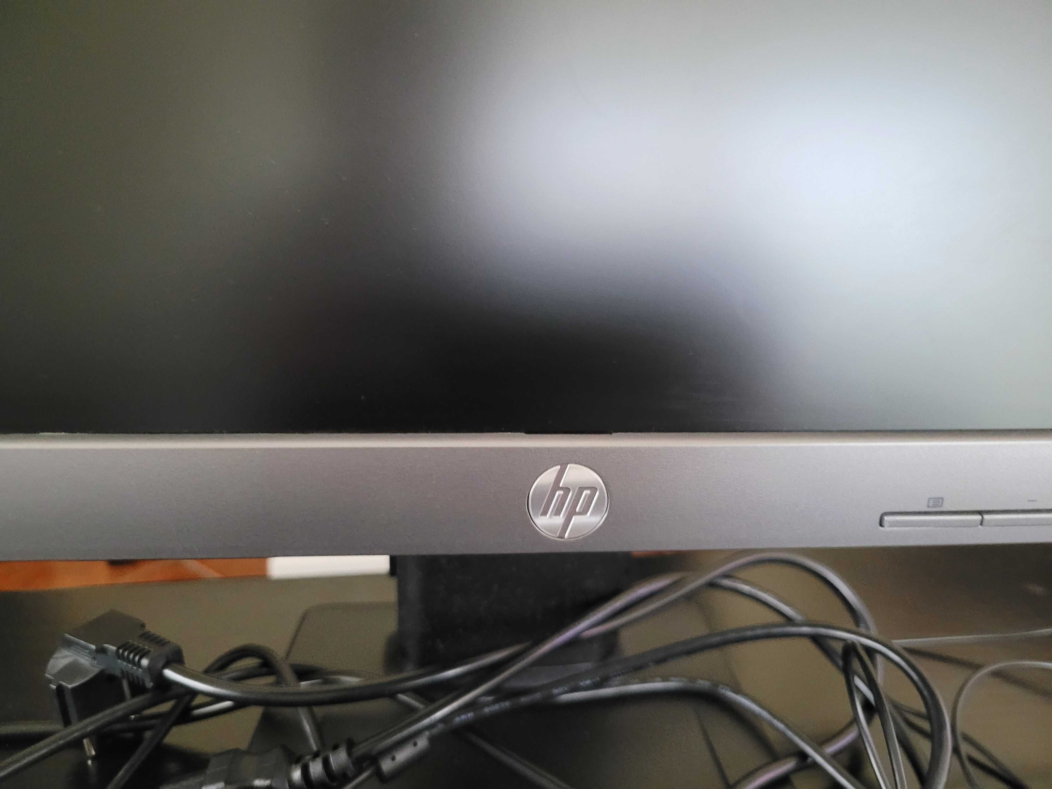 Monitor HP com teclado e rato