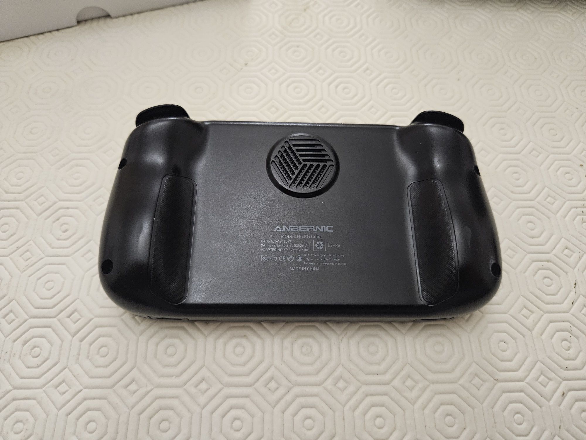 Anbernic RG Cube