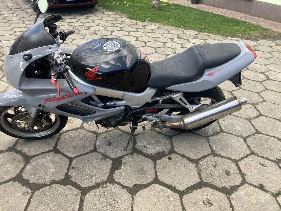 2x Honda VTR 1000 z papierami. Szara to wersja 100kW.