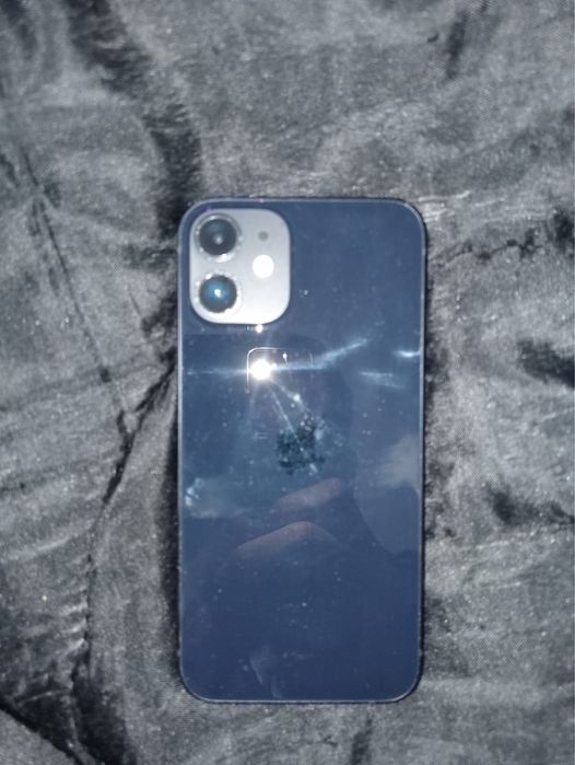 Vendo iPhone 12 Mini — 64GB — Azul