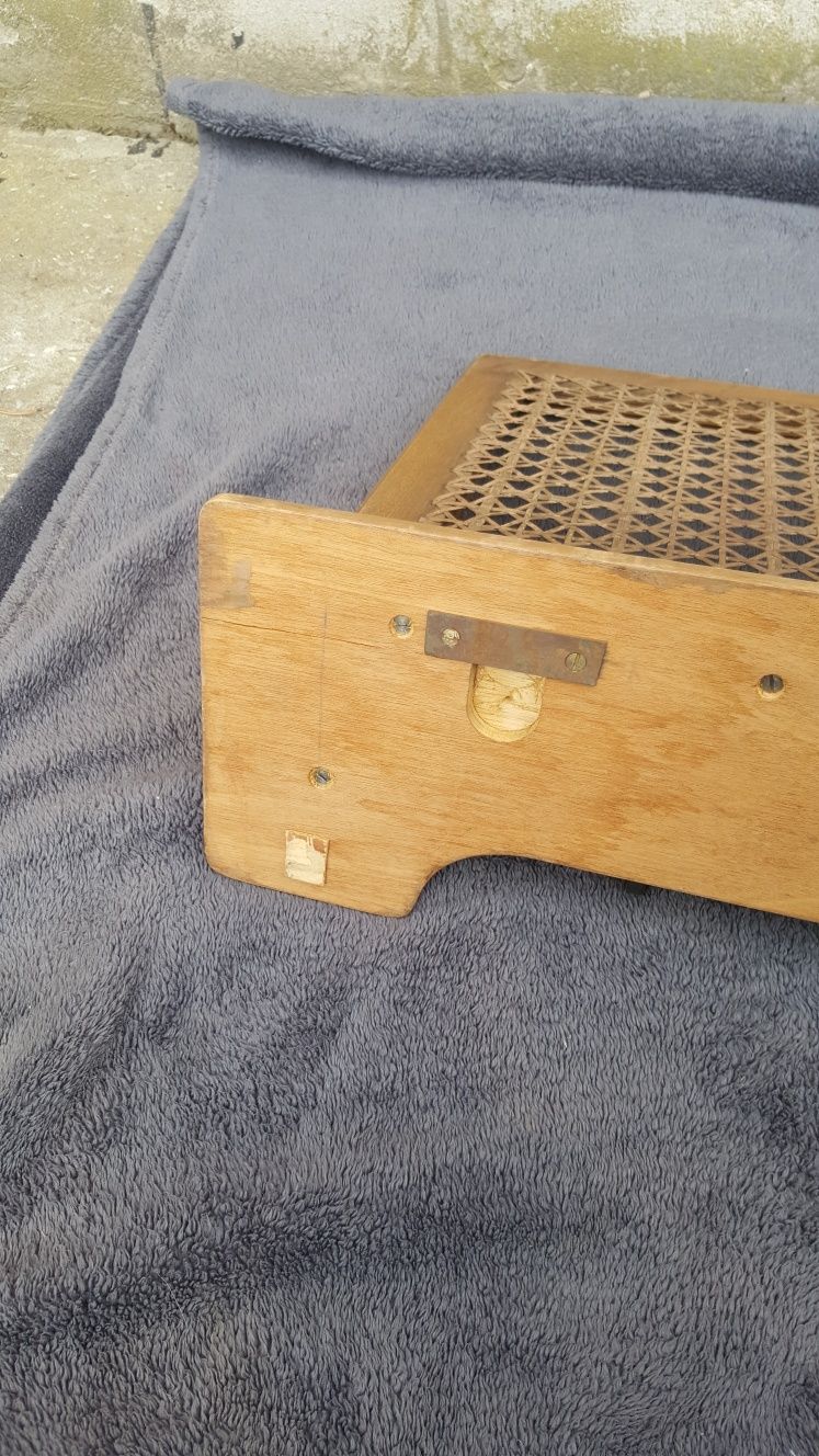 Stary wieszak drewniany Vintage  z półką na  5 haczyków mosieznych
