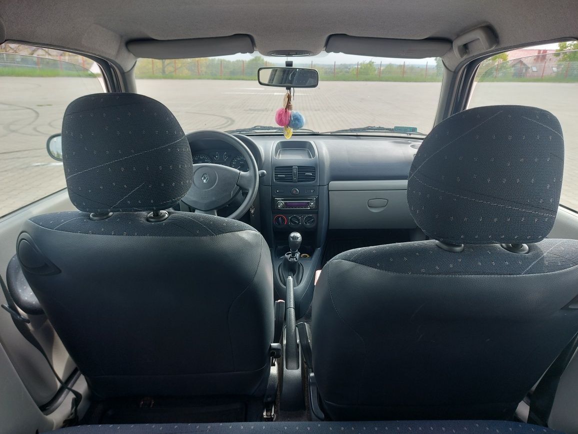Reno Clio 2, oc i przegląd na rok