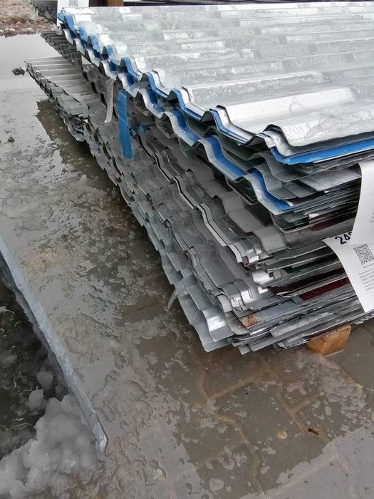 Na zadaszenie tymczasowe Paczki po ok 50m2 - 12,30zł/m2 -