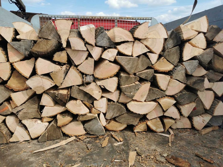 Drewno kominkowe opałowe liściaste dąb transport