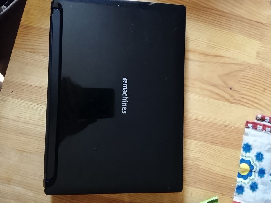 Нетбук Emashines