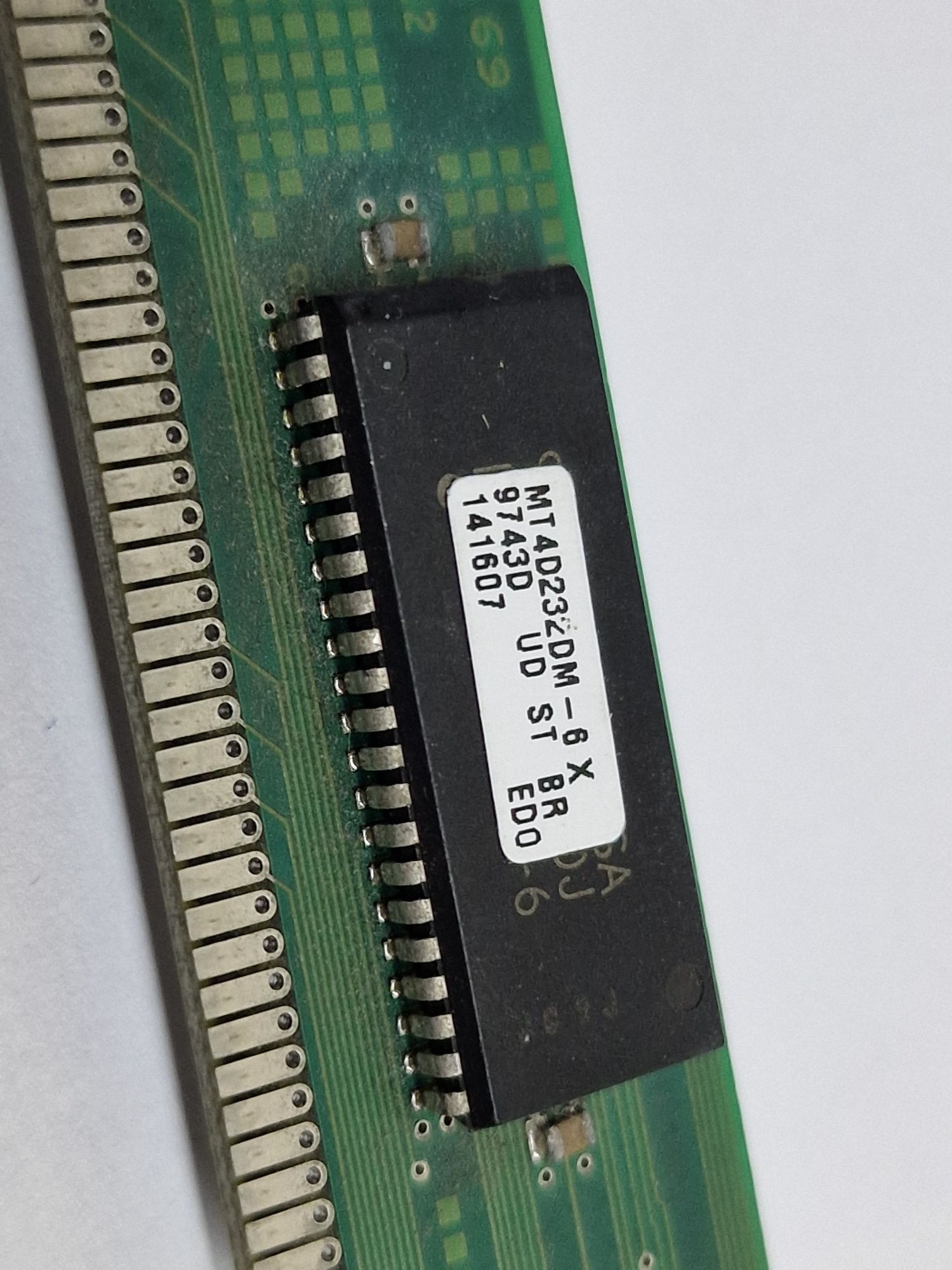 #177   Micron MT4D232DM-6X EDO RAM