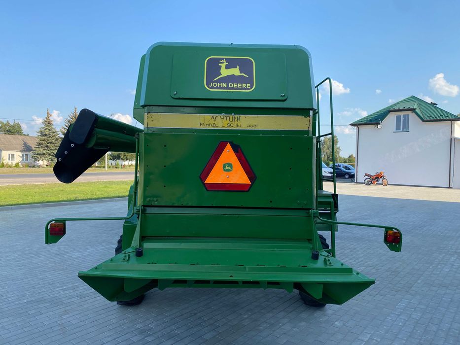 Комбайн John Deere 1072