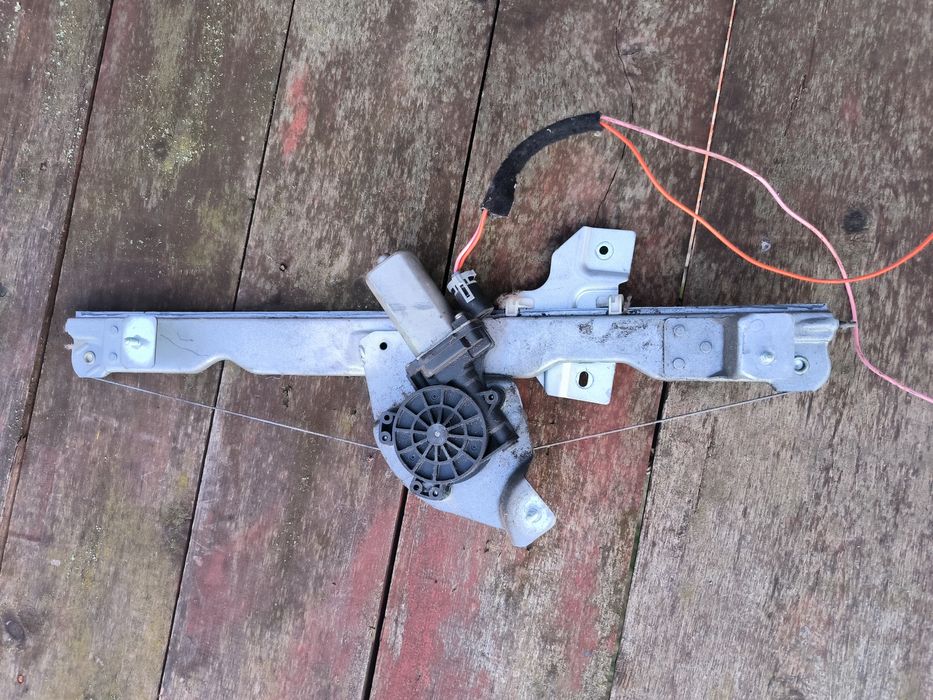 Стеклопідйомник правий Дастер, Сандеро,Логан